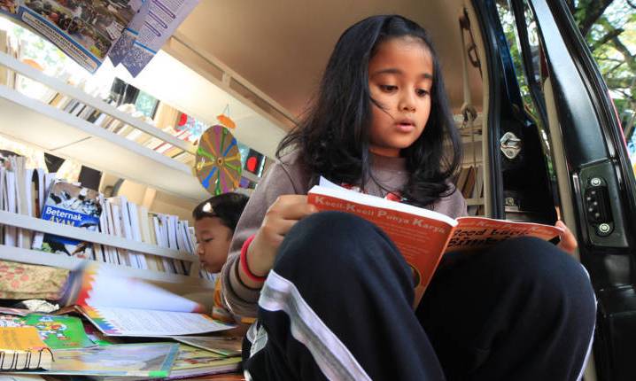 Tingkatkan Minat Baca Melalui Gerobak Buku