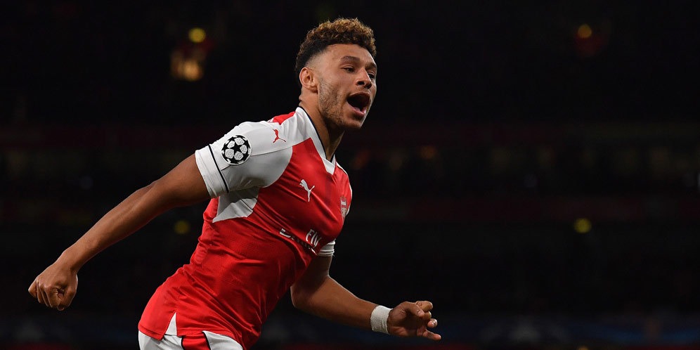 Chamberlain Dianggap Lebih Hebat Ketimbang Walcott
