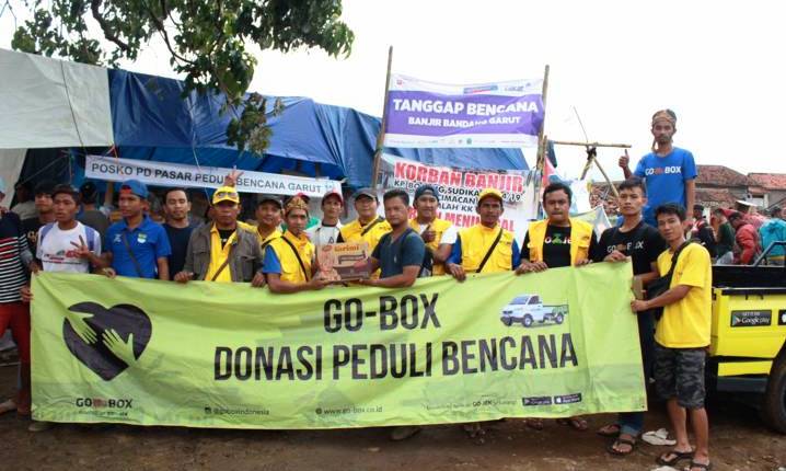 Go-Box Bandung Serahkan Donasi Peduli Bencana