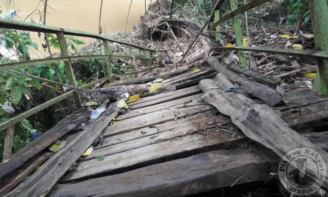 Ratusan Warga Terisolir Akibat Jembatan Putus