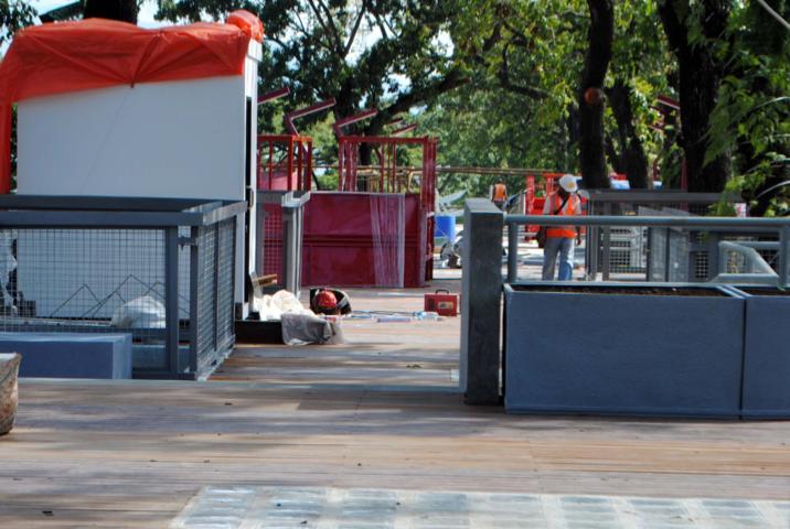 Emil Sidak Skywalk Cihampelas