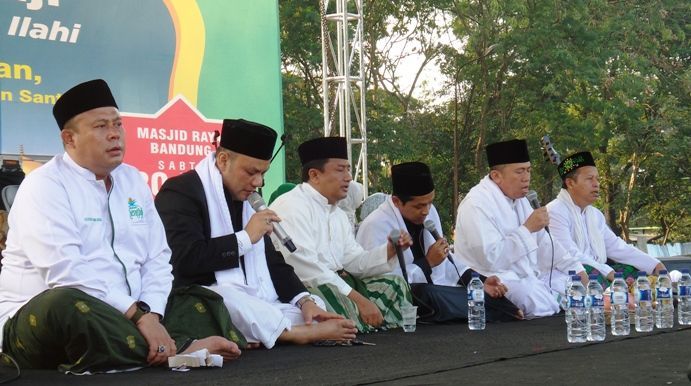 Bandung Lautan Mengaji Jabar Berlimpah Ridho Illahi