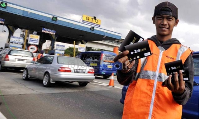 Mengurai Kemacetan di Jalan Tol, Awal Menuju Masyarakat Nontunai
