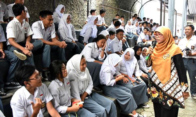 Perempuan Perlu Pendidikan Tangguh