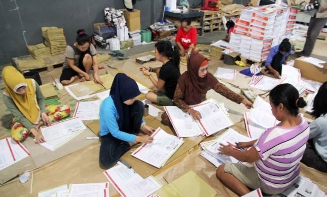 KPU Cimahi Lakukan Pengecekan Surat Suara