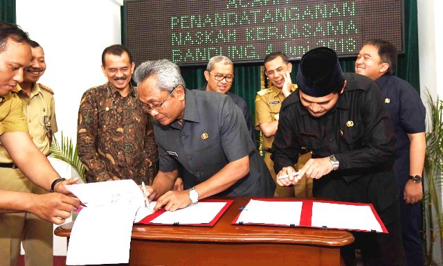 Koordinasikan Proyek LRT Bandung Raya