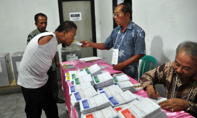 Kutu Loncat, Ganggu Kaderisasi Partai