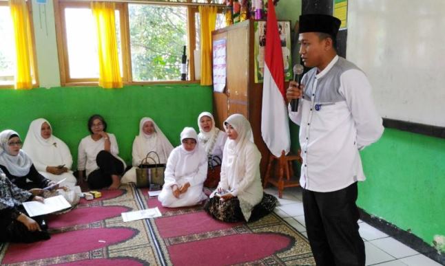 Guru Honorer Gelar Doa Bersama