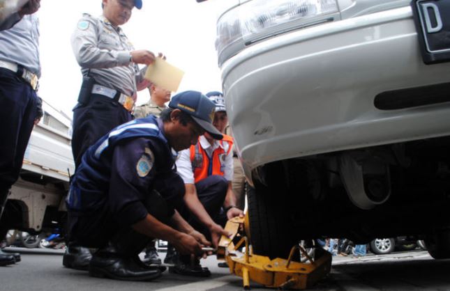 Pelanggar Parkir Akan di Cabut Pentil