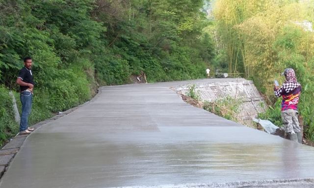 Pemkab Wujudkan Jalan Mantap