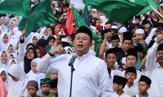 6.000 Santri Ikuti Jalan Sehat di Majalaya