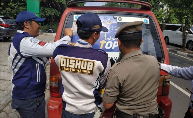 Bawaslu Ingatkan Gambar Calon Legislatif di Angkot Dilarang