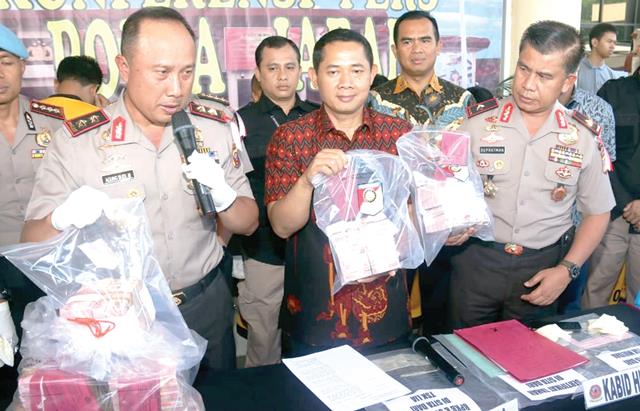 Usut Makelar Dana Hibah