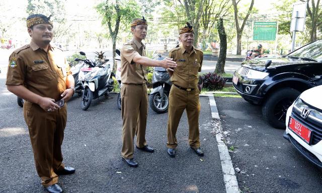 Kendaraan Operasional Dinas Ditertibkan