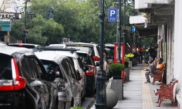 Dishub Kaji Rencana Bebaskan Jalan Braga dari Parkir