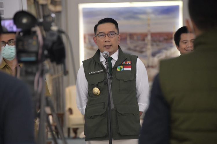 Dua Kali Tes, Emil Pastikan Negatif Korona