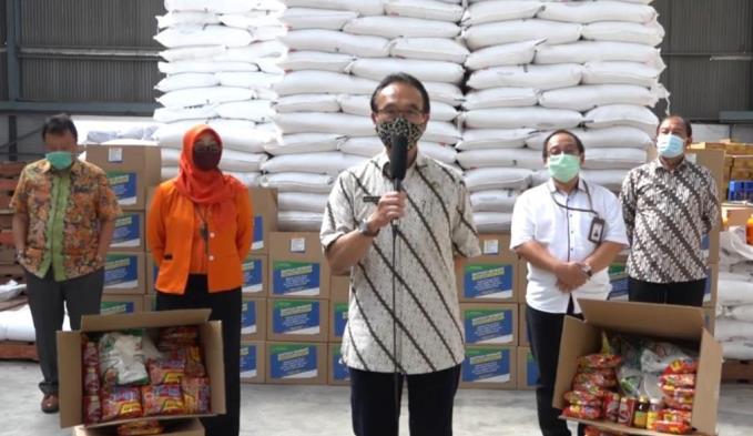 Klaim Penyaluran Bansos Hampir Satu Juta Paket