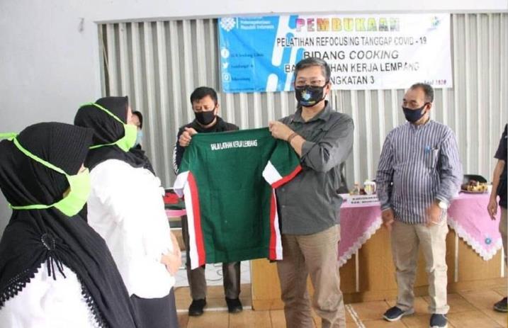 Badai PHK Merajalela