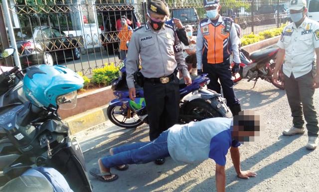 Belasan Pelanggar Prokes Disanksi Push Up