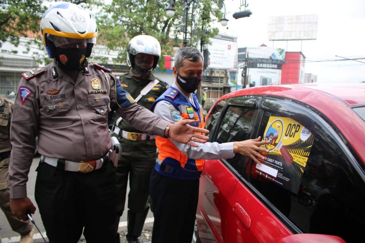 Libur Panjang, Dishub Lakukan Cabut Pentil Terhadap Kendaraan yang Parkir Sembarangan