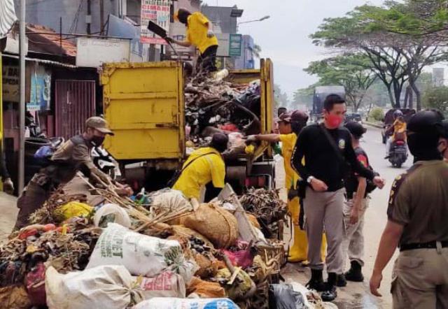 Sampah Biang Kerok Banjir Kahatex