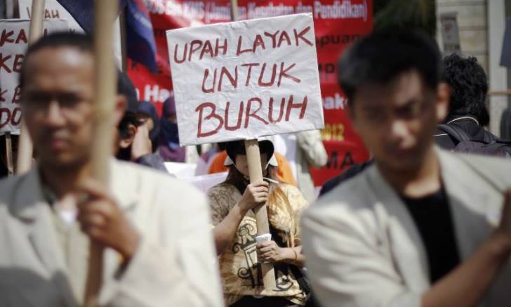 UMP Diprediksi Tak Naik, Buruh Meradang