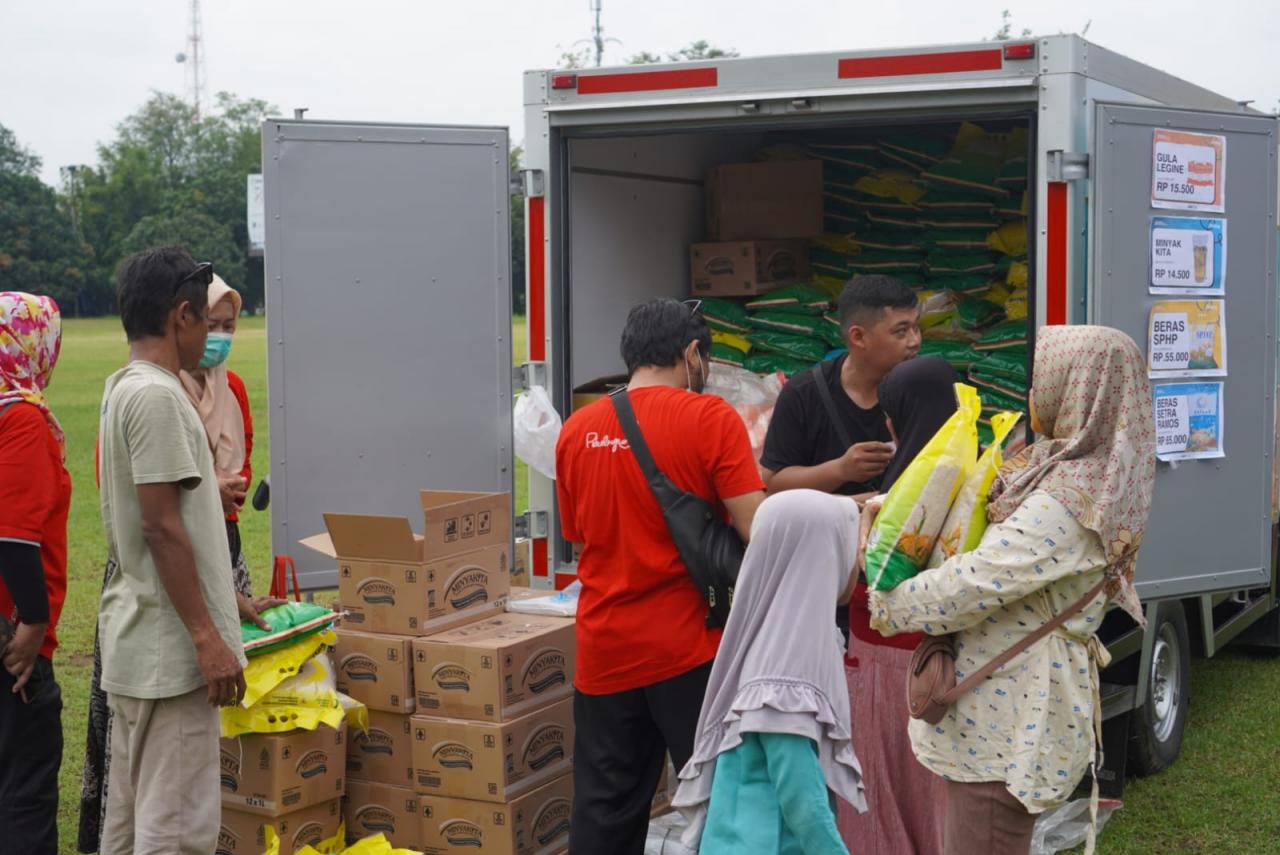 Distribusi bahan pangan sebagai ilustrasi penguatan rantai pasok dan stabilisasi harga
