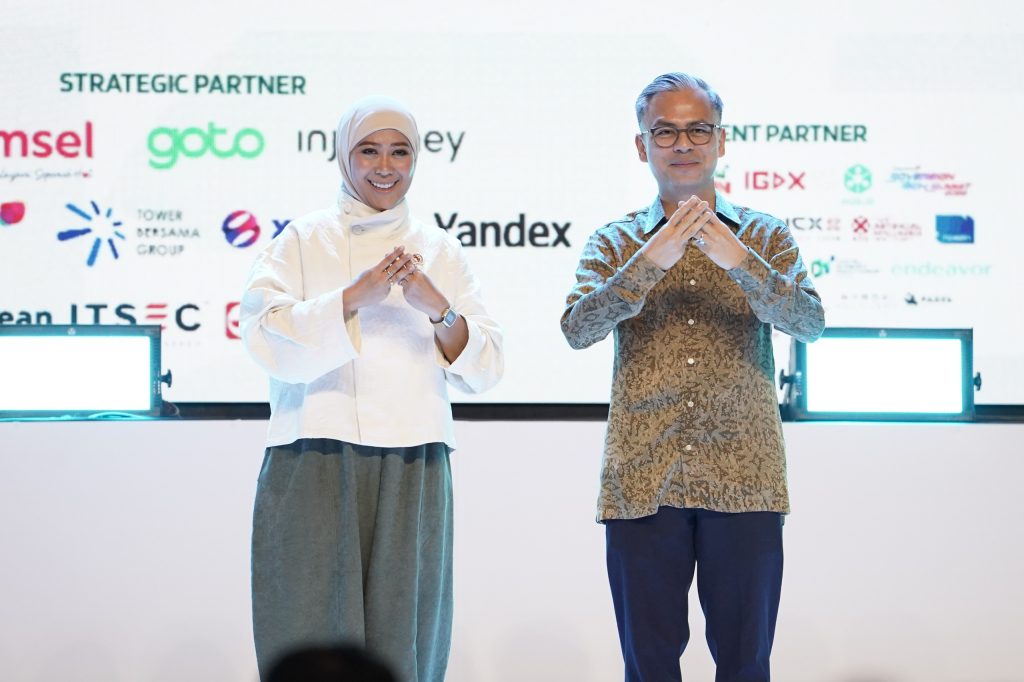 Foto: Adit/Sesditjen KPM melalui InfoPublik; Meutya Hafid dan Ahmad Fahmi Mohamed Fadzil dalam Bali Tech Week, 20 Oktober 2026.