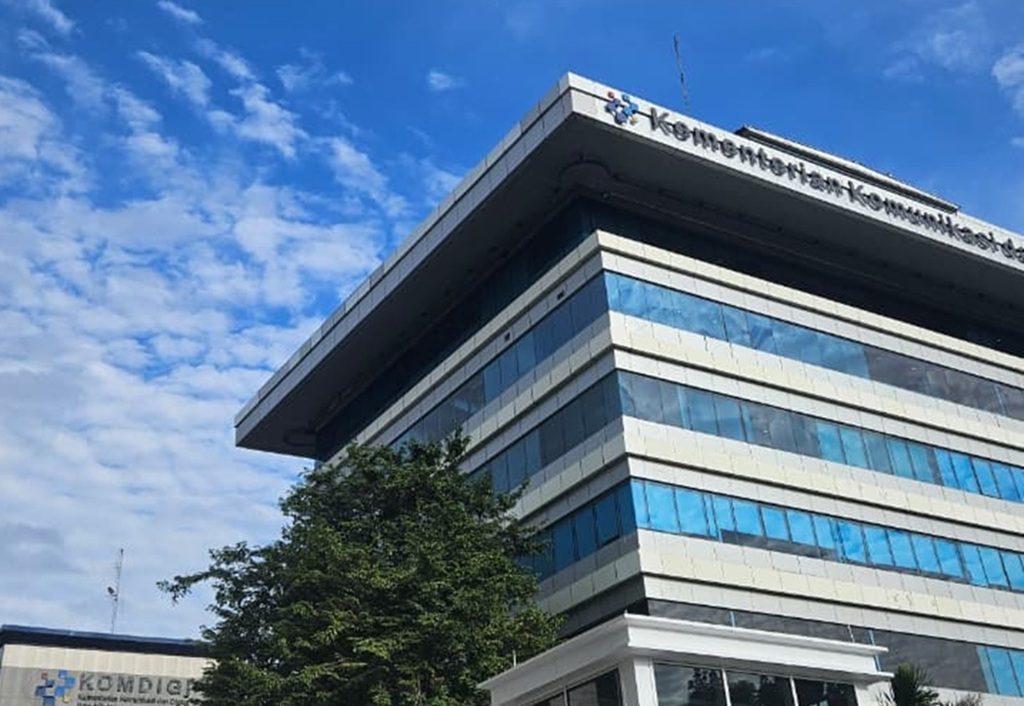 Foto kantor Kemkomdigi: Dhe Anola/KPM Kemkomdigi melalui InfoPublik.