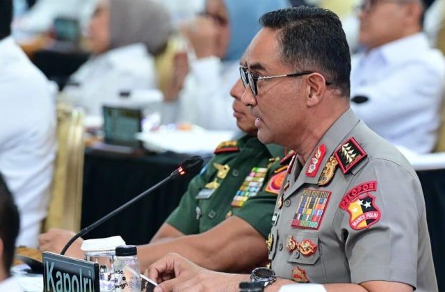 Rapat pemerintah membahas penanganan karhutla berbasis satelit dan penegakan hukum
